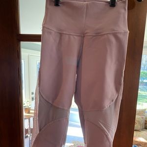 BRAND NEW Alo Leggings